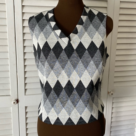 My Michelle Sweaters - My Michelle crop sleeveless sweater vest size XL